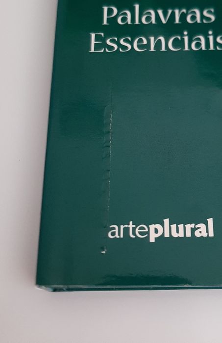 3 Livros (Paulo Coelho, Richard Bach e Pablo Neruda)