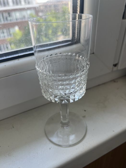 Продаеются фужеры,чашки,хрусталь