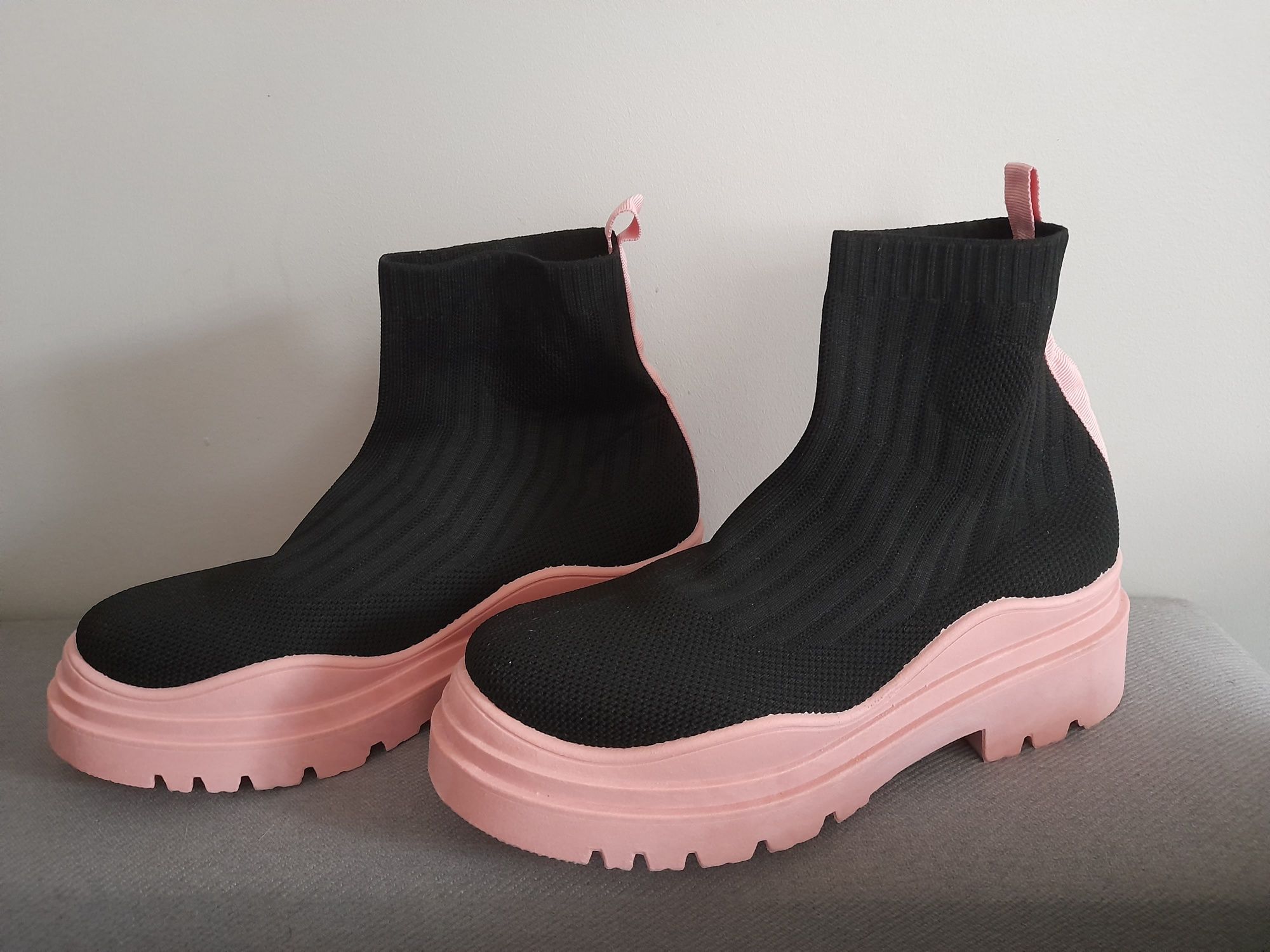Nowe botki buty różowa z podeszwą
