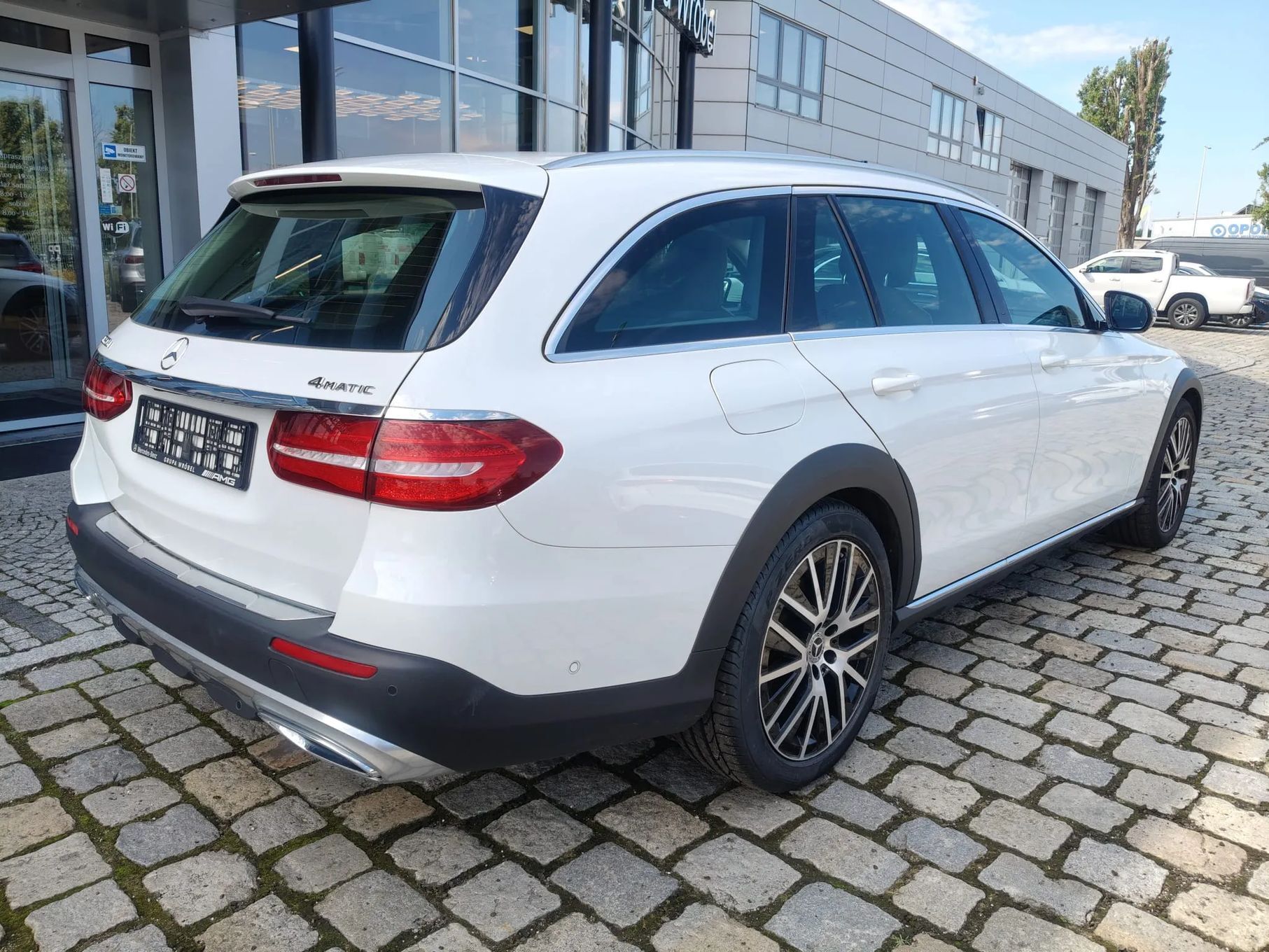 Mercedes-Benz Klasa E Burmester, Distronic, Szyberdach, Kamera 360, Airmatic