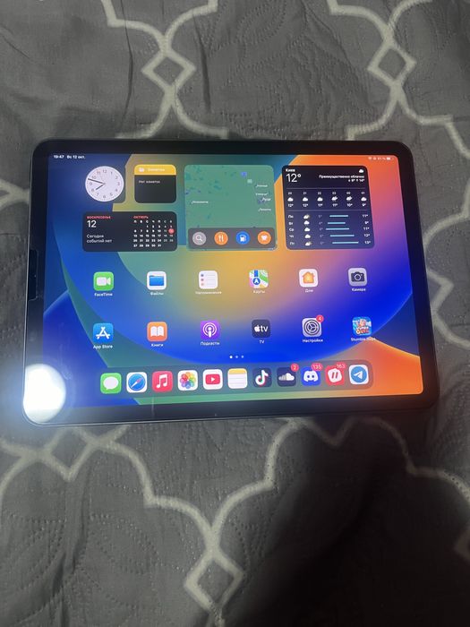 Продам iPad Air 5 64Gb стан ідеальний,планшет