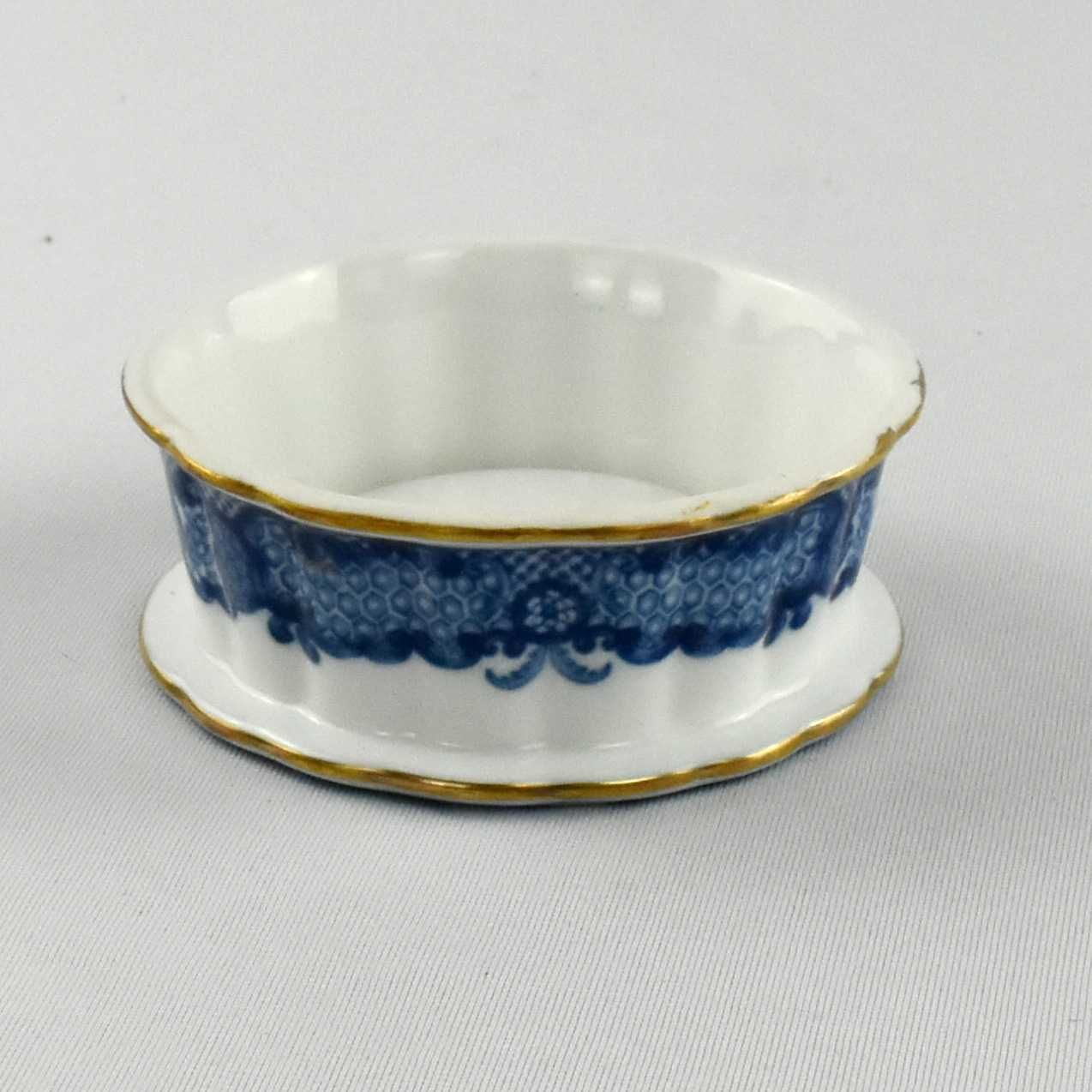 Saleiro redondo em porcelana decoração em azul rebordo a ouro