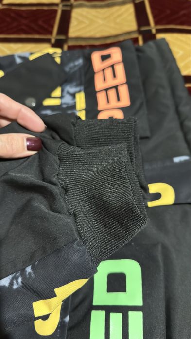 Демисезонная куртка на мальчика 10-12 лет