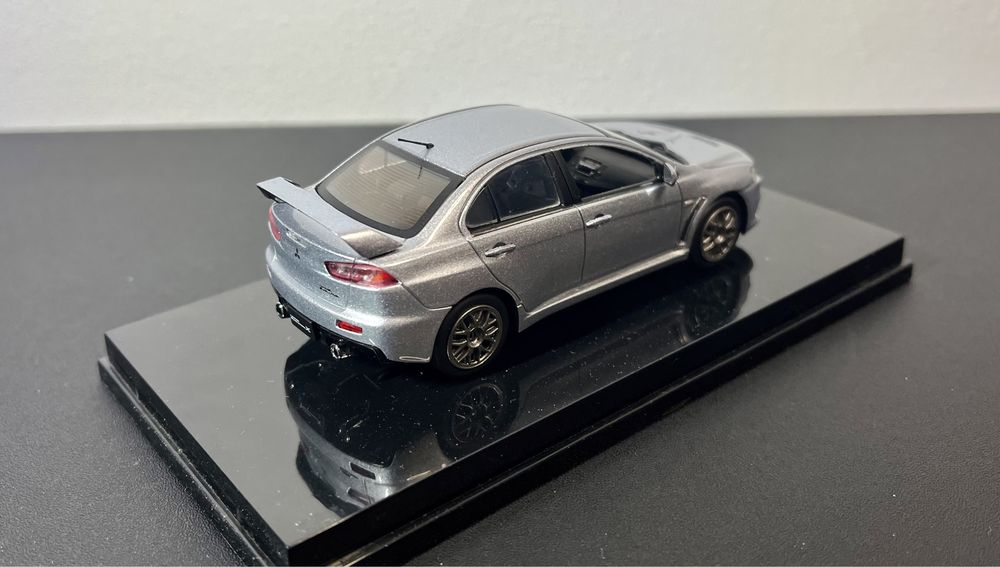 Модель Mitsubishi Lancer Evo X 1/43