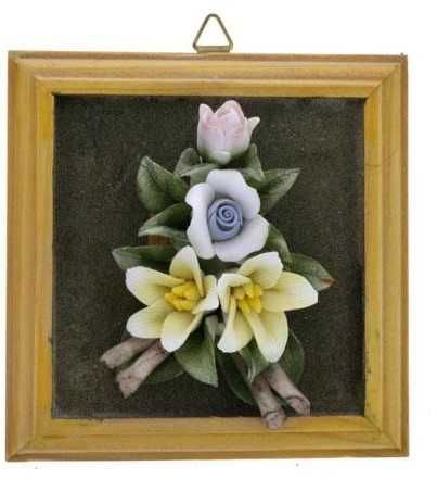 Molduras com flores em louça