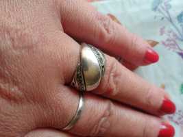Śliczny pierścionek srebrny obrączka szeroki
