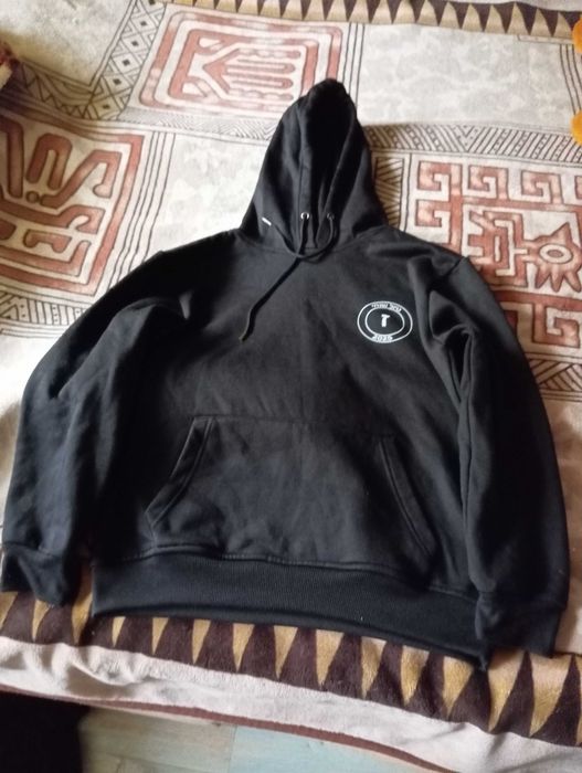 Толстовка новая, теплая.