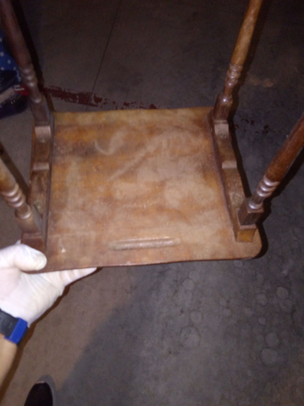 Pequena mesa de apoio antiga