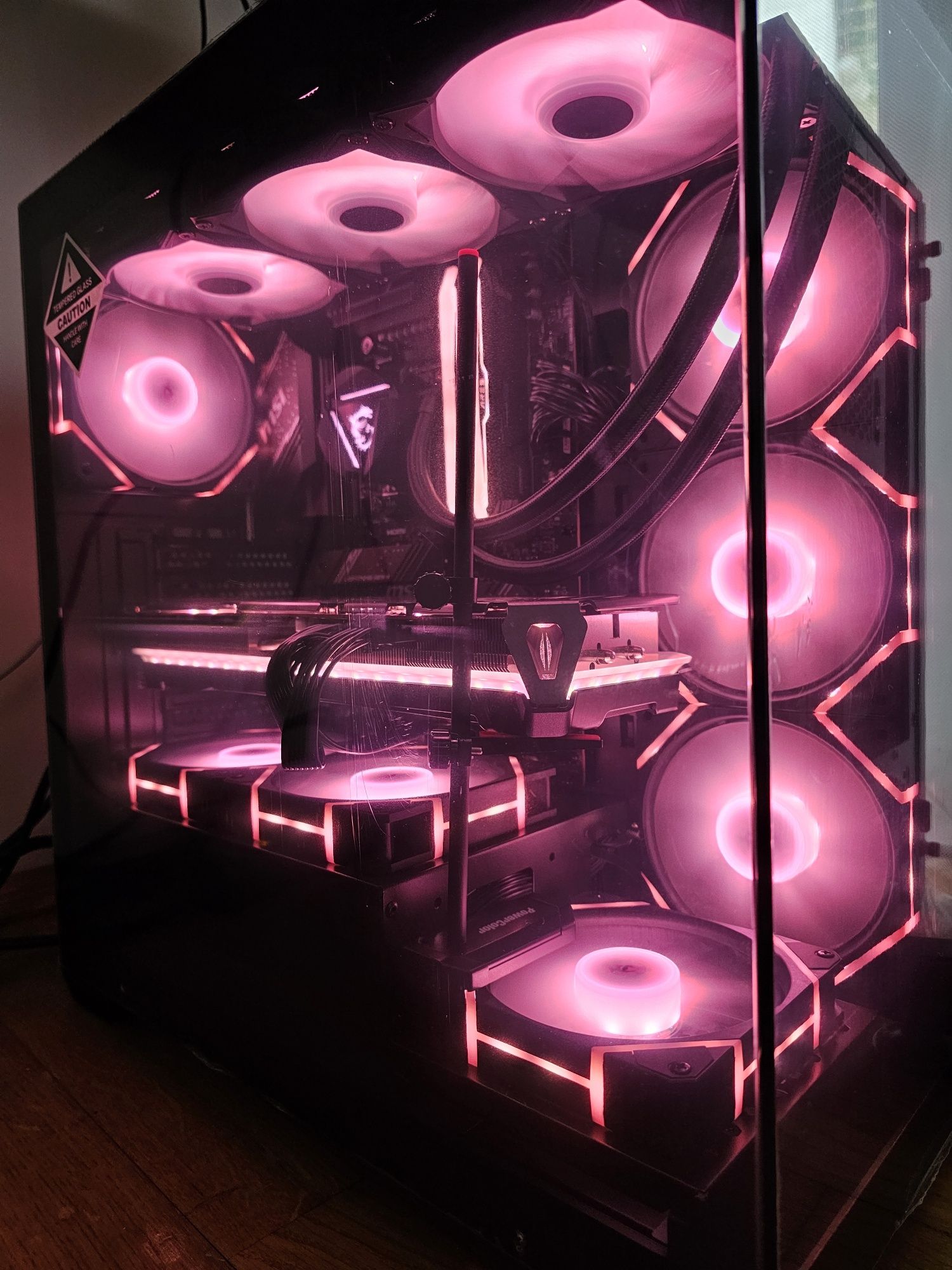 Nowy Komputer Gamingowy ARGB - R5 7500f / RX 7800XT / 2TB / 32GB DDR5