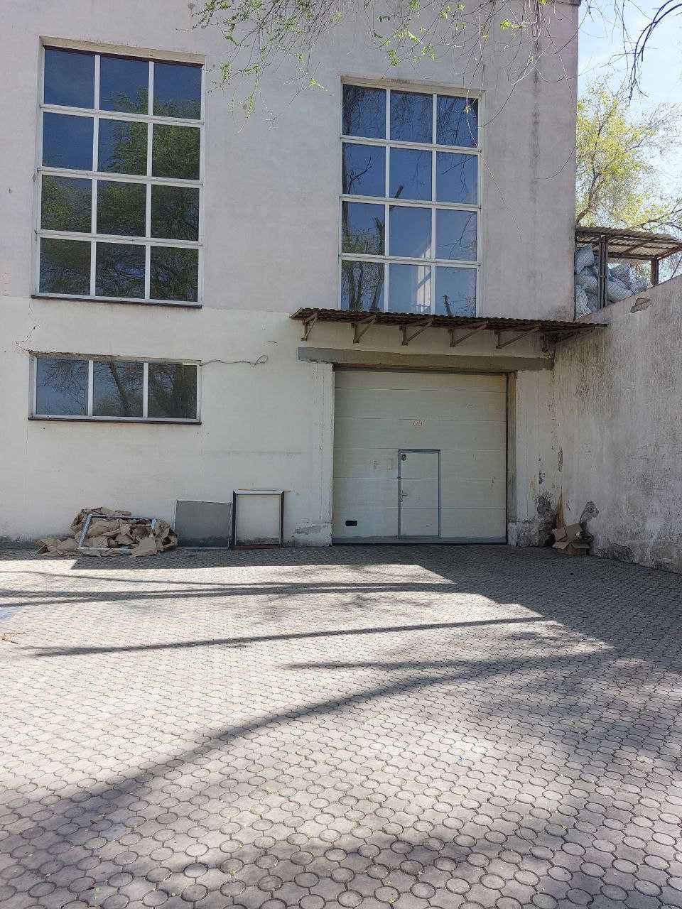 Сдам производственное помещение 216м2 в безопасном месте.Правый берег.