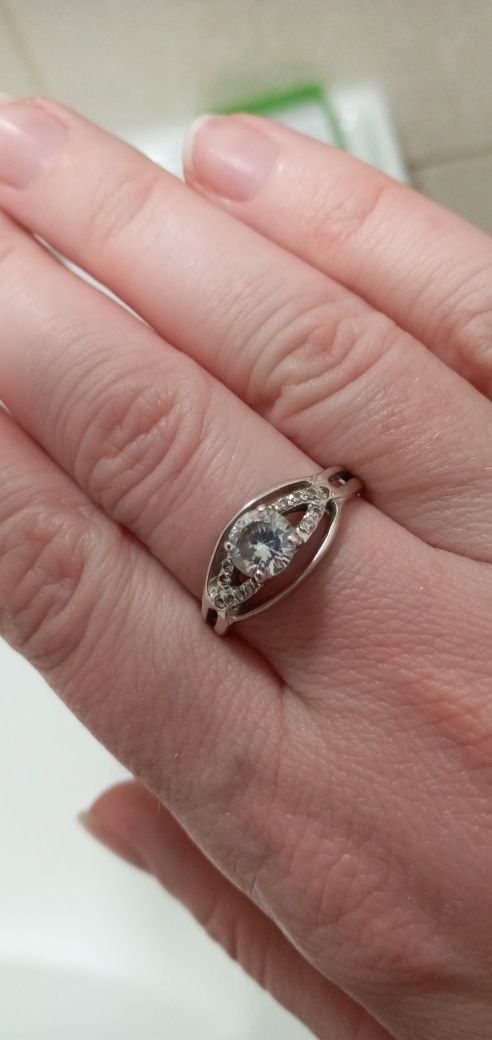 Серебряное кольцо 18 размер