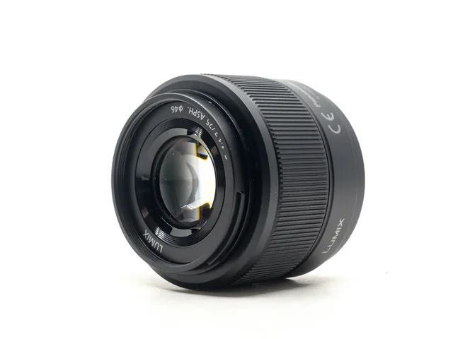 Panasonic Lumix 25mm f1.7