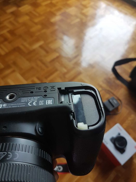 Lustrzanka Canon EOS 70D dwa obiektywy grip torba