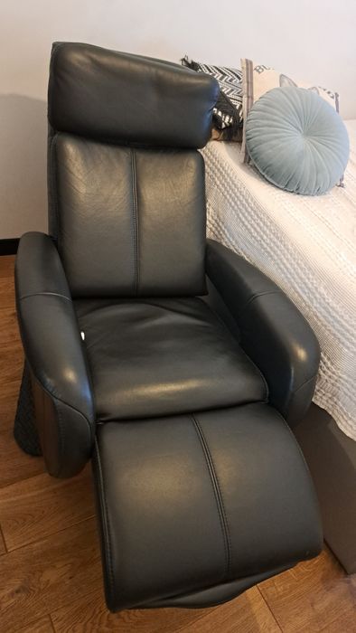 Obrotowy Fotel skórzany rozkładany czarny