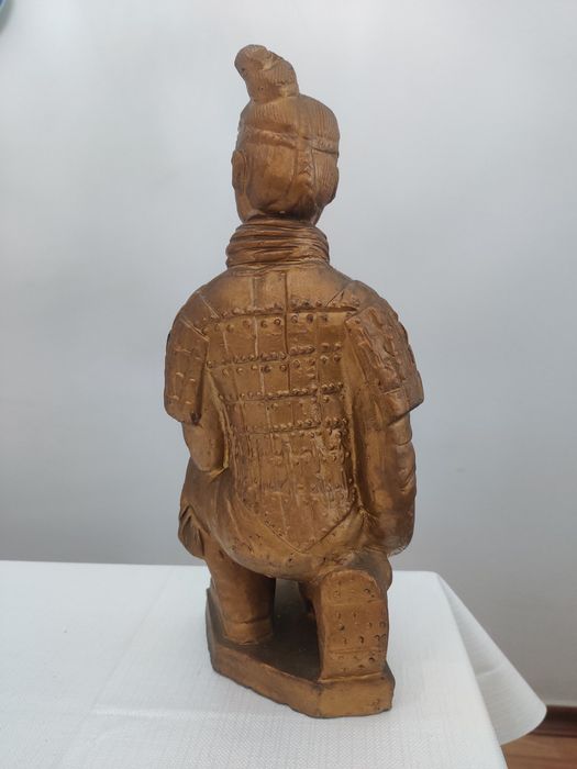 Guerreiro Chinês de Terracota. 
Altura:29cm