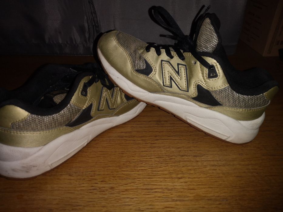 Para venda - Sapatilhas NB de mulher  - Originais