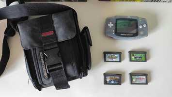 GameBoy Advance + Mochila original + 4 jogos