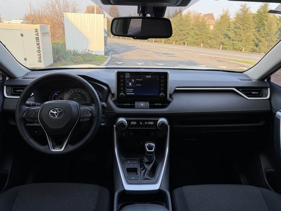 Toyota RAV4 Hybrid 2020 Official