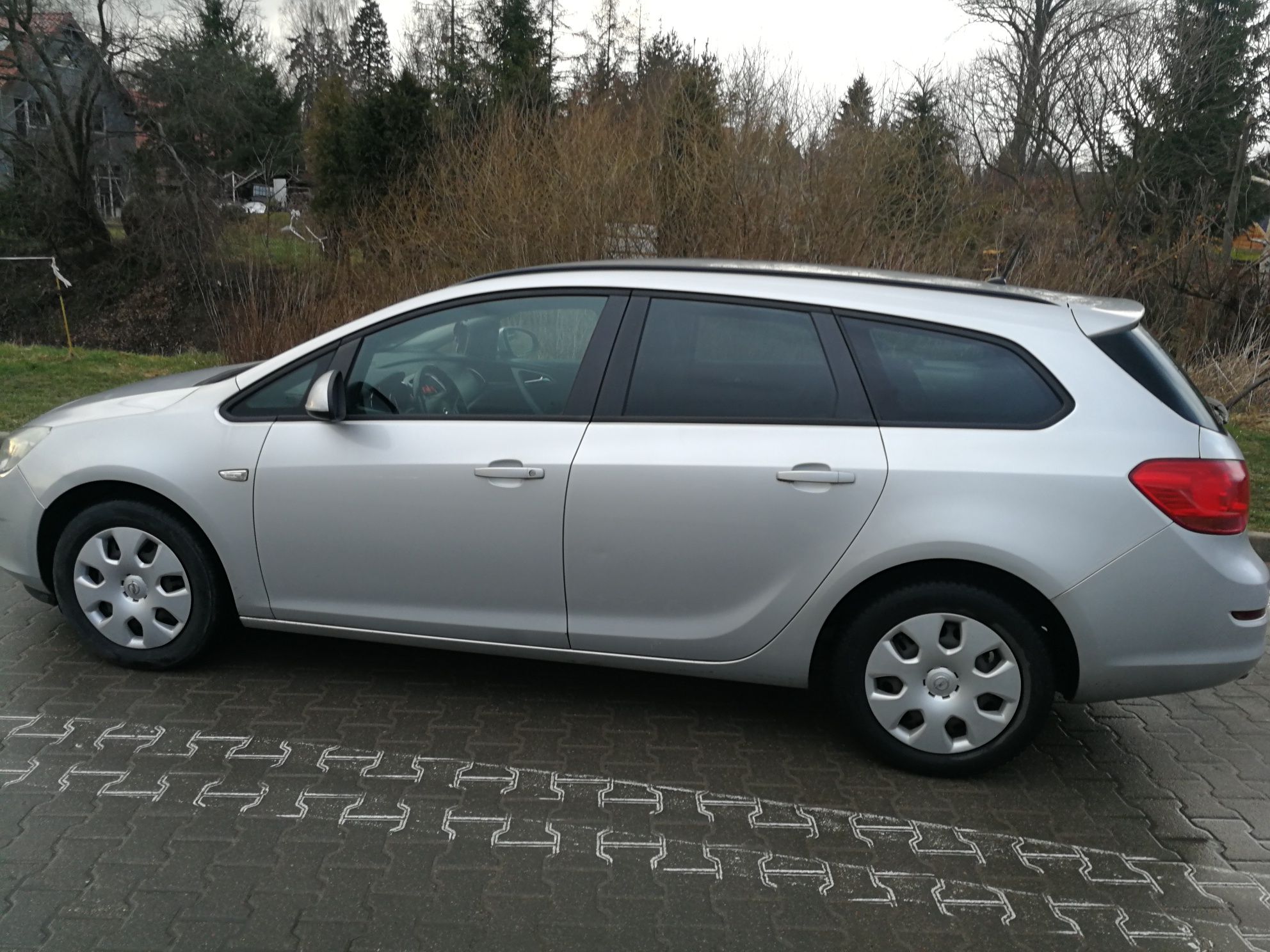 Opel Astra  1.4 b turbo 2011