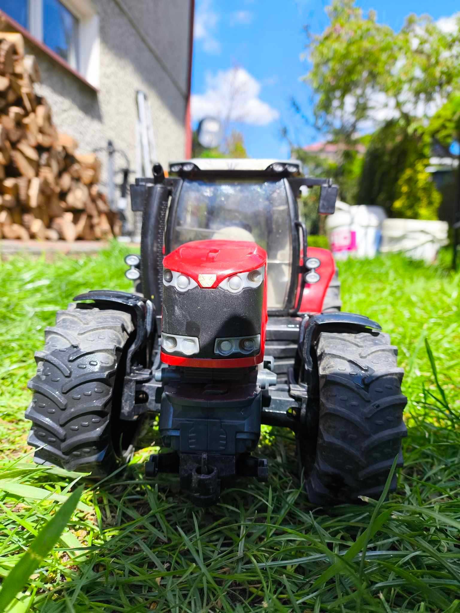 Traktor Massey Ferguson firmy bruder