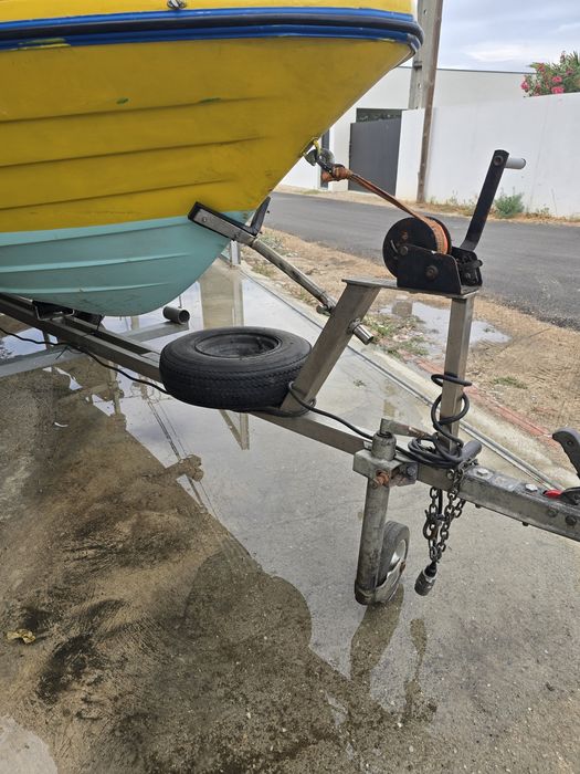 Barco de fibra 4,35m motor 4t