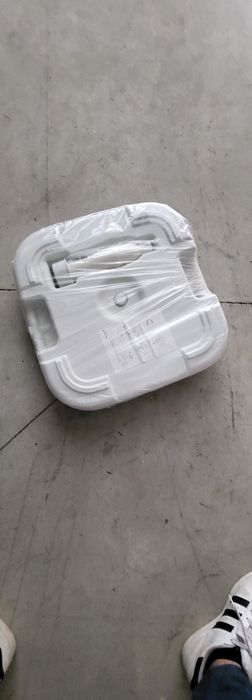 Bases Agua chapeus sol