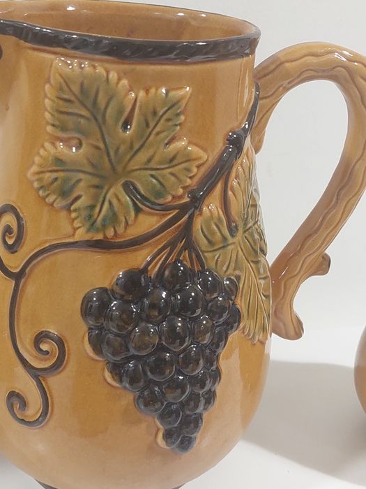 Jarros e 10 canecas de beber