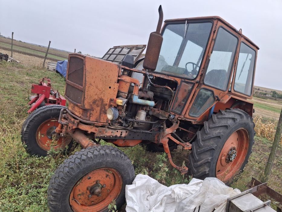 Продам трактор юмз