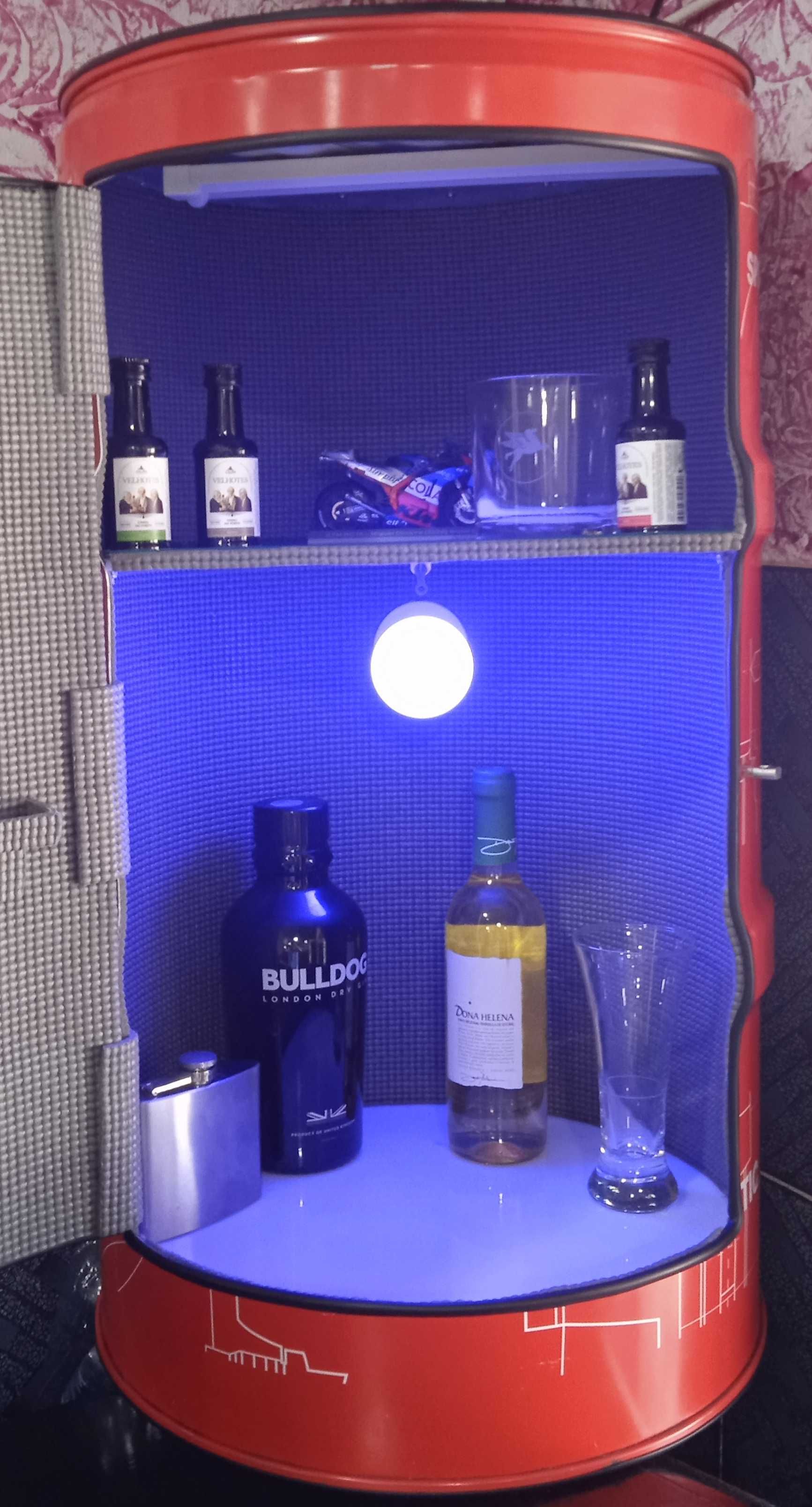Bidon mini bar. 65x35cm. Com luz 220V