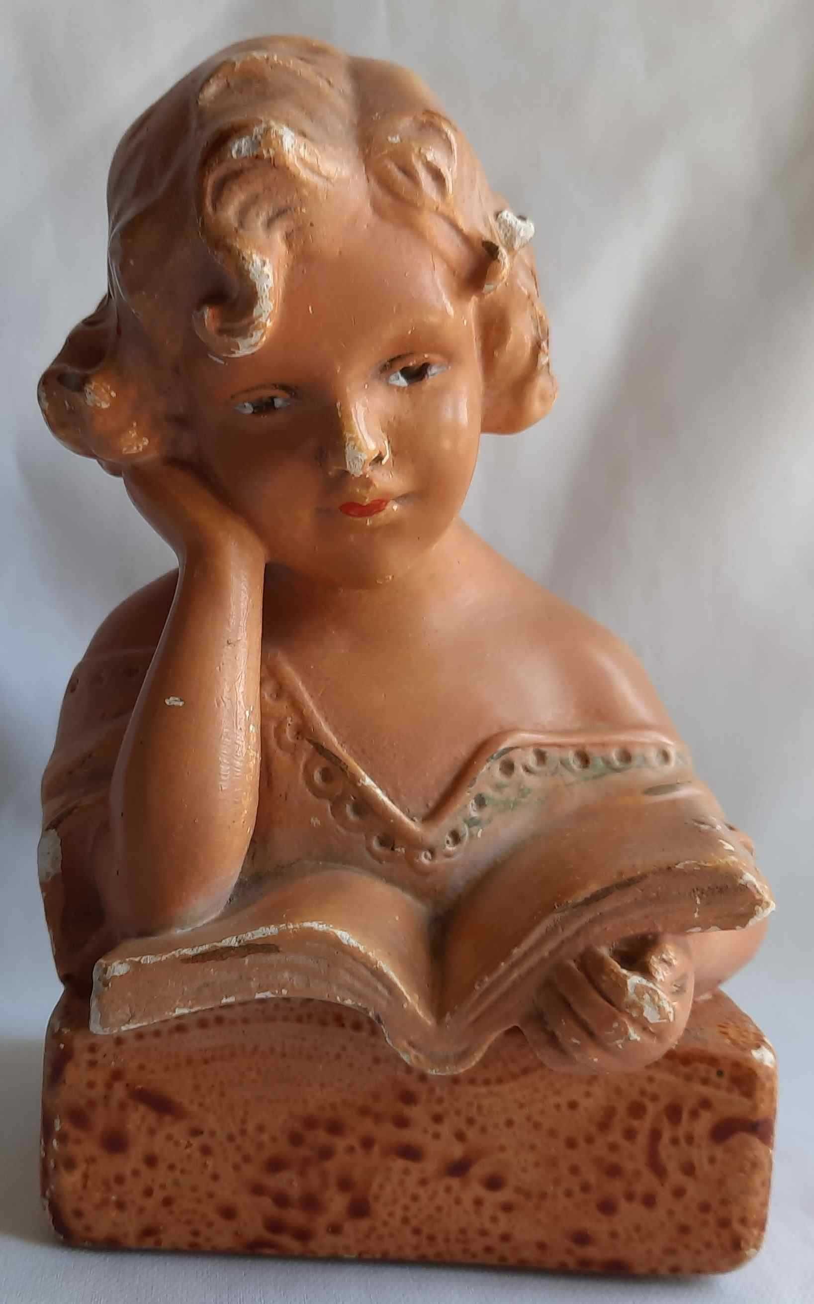 Kozikowski Rzeźba Dziewczynka czytająca książkę