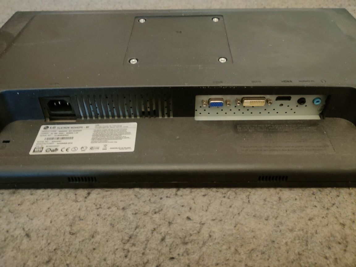 Monitor LG 24" DVI VGA HDMI sprawny