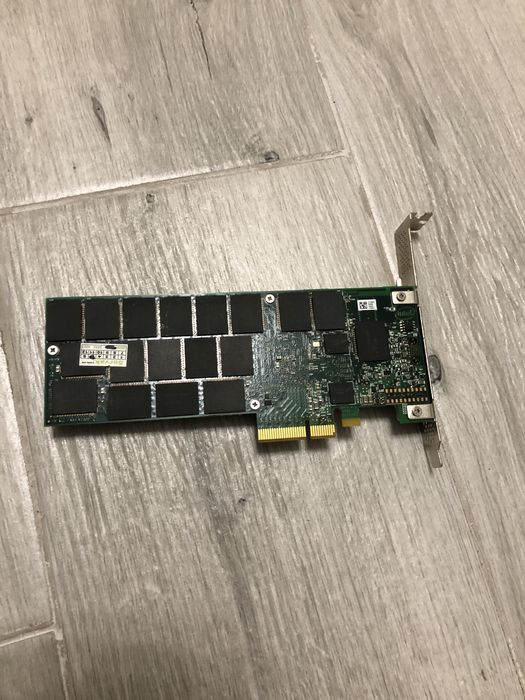 SSD Intel P3600.
