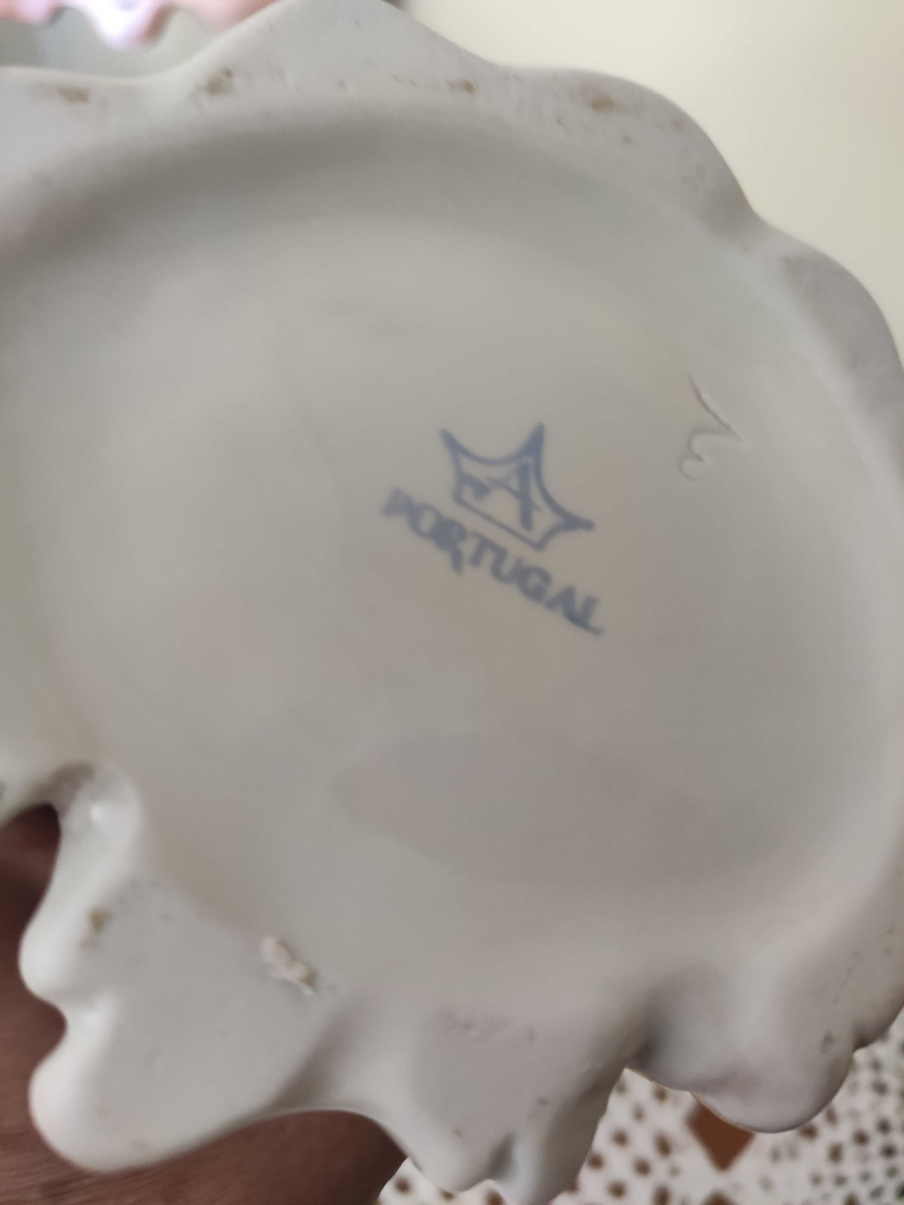 Jarra de altar porcelana atribus