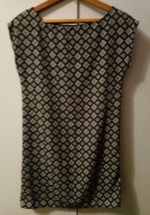 Жіноча сукня розмір М.