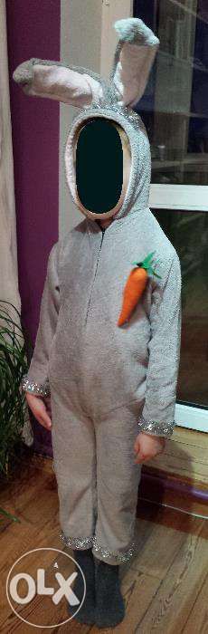 Сдам на прокат карнавальный костюмчик зайчика на 4-6 лет