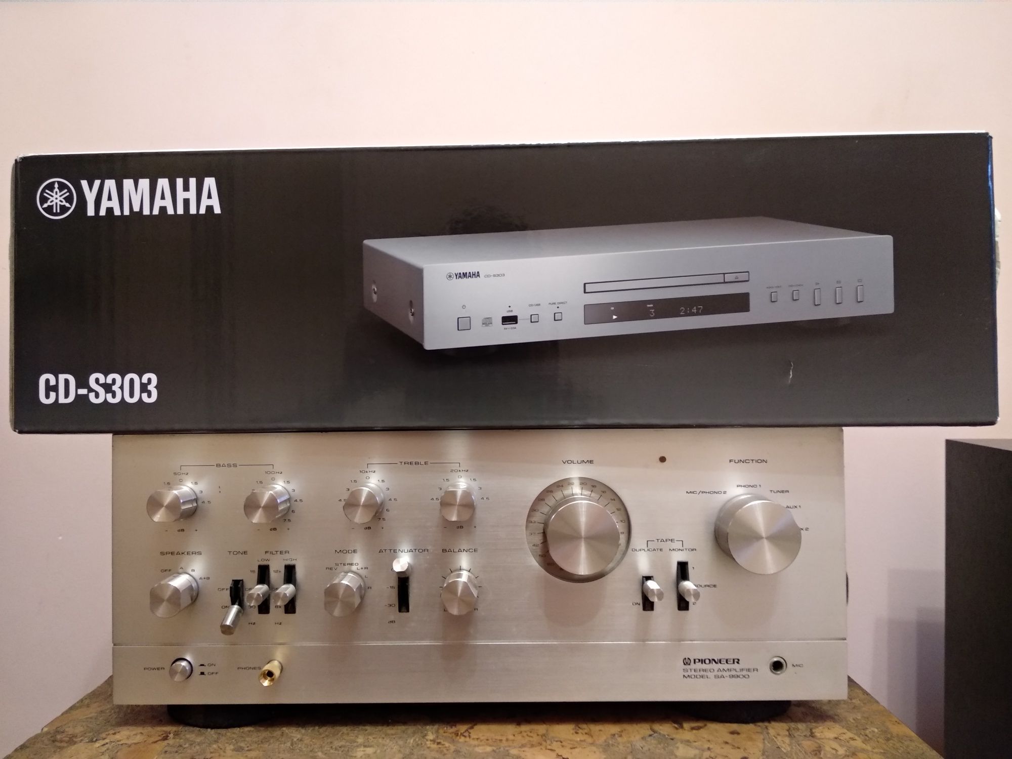 Yamaha CD-S303 з USB, пультом і упаковкою