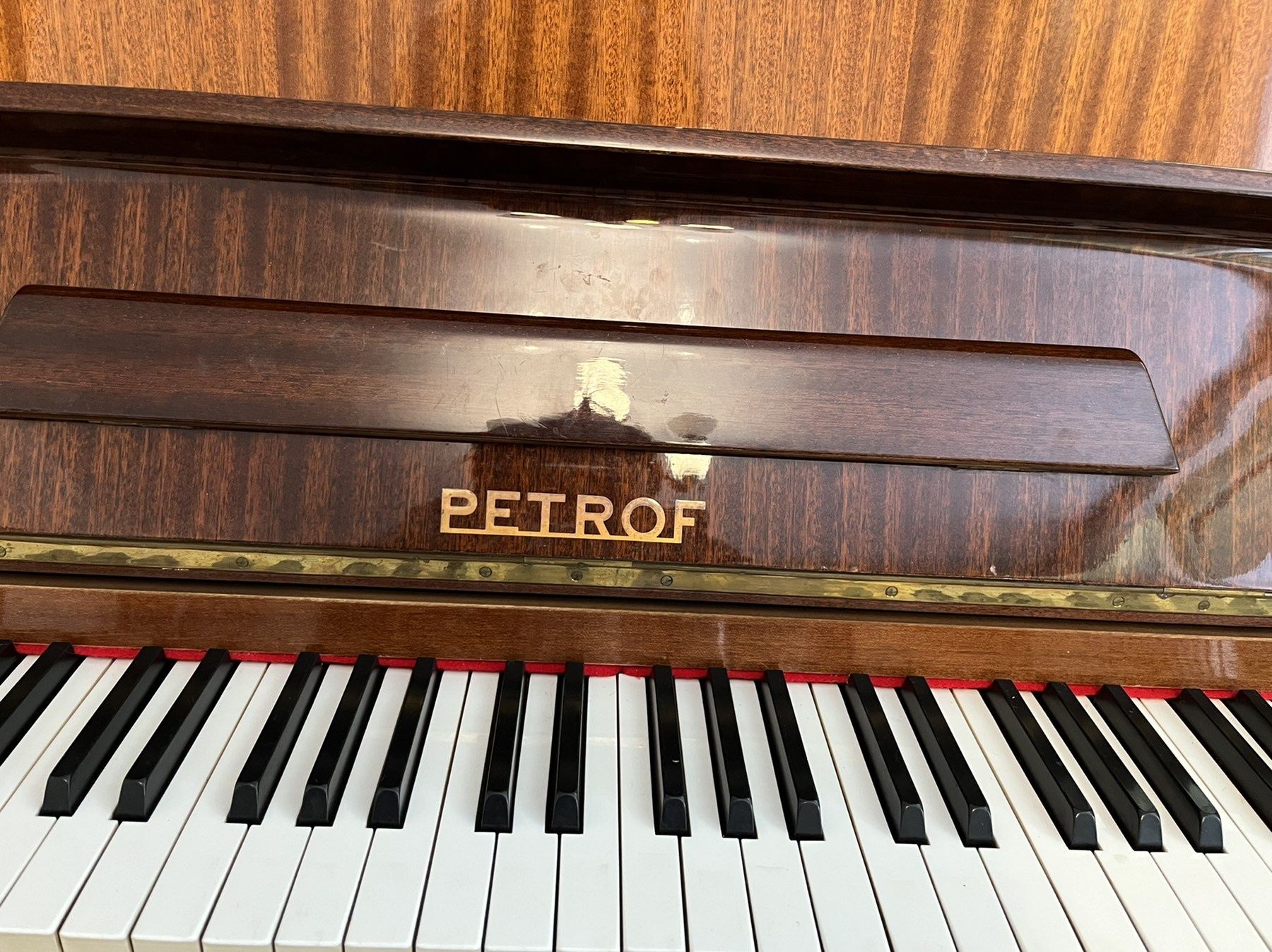 Піаніно фортепіано Petrof