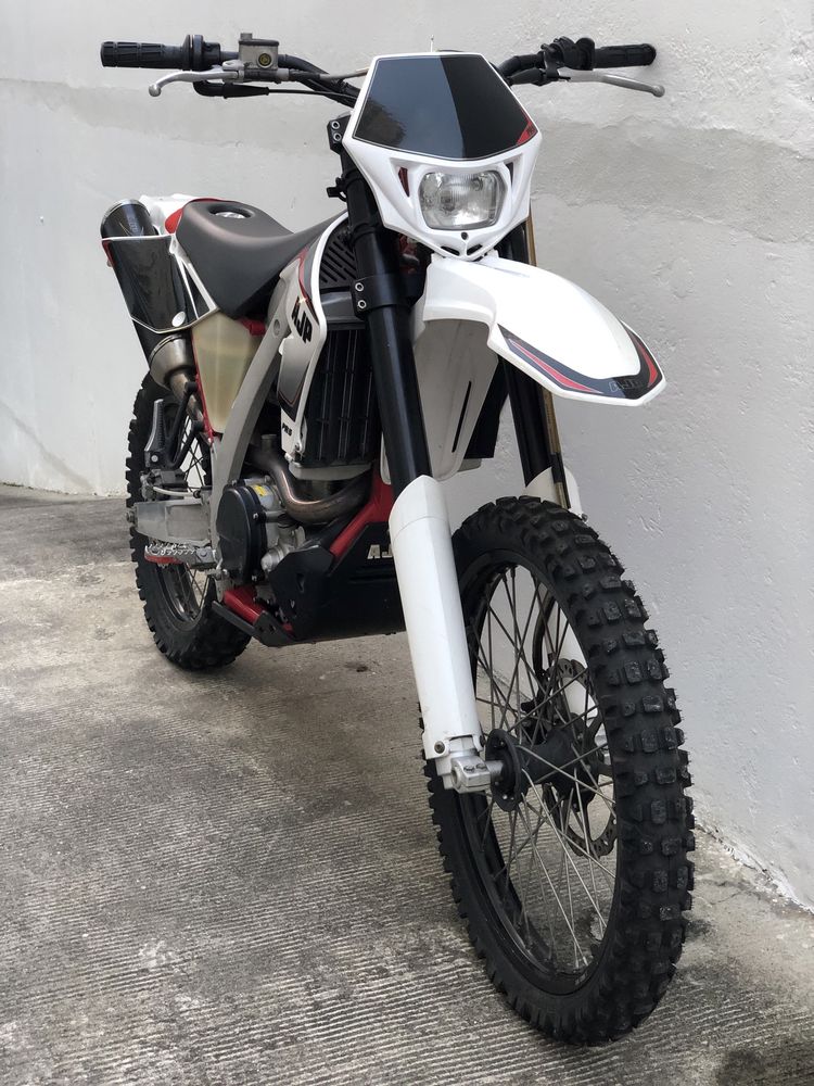 AJP Pr5 250cc 4T