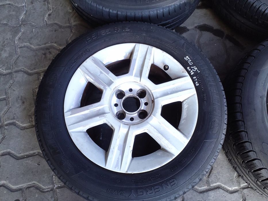 JANTES FIAT R15 COM PNEUS 195/65 FURAÇÃO 4X98