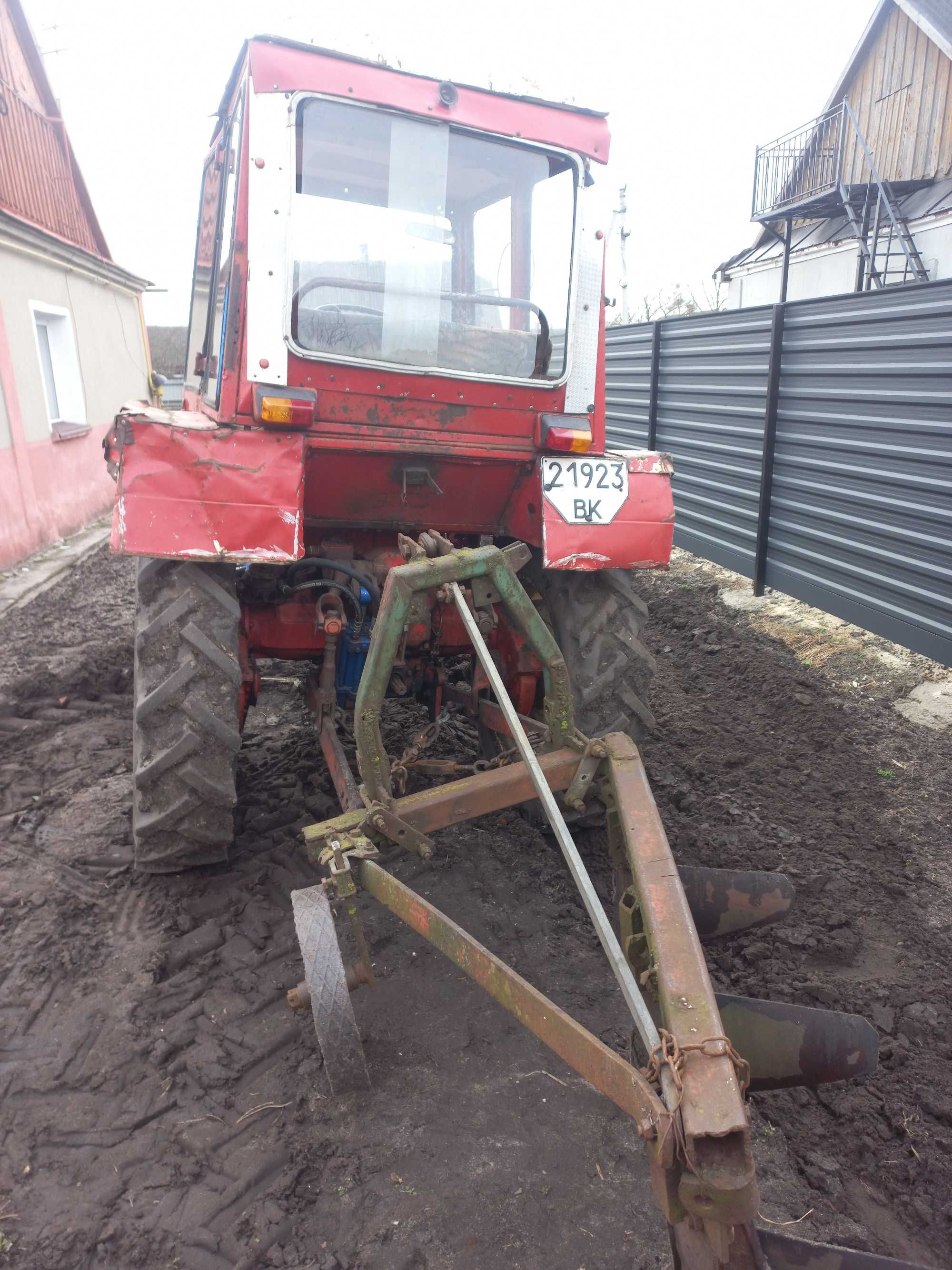 Продам т-25 плуг культиватор з доками 3400