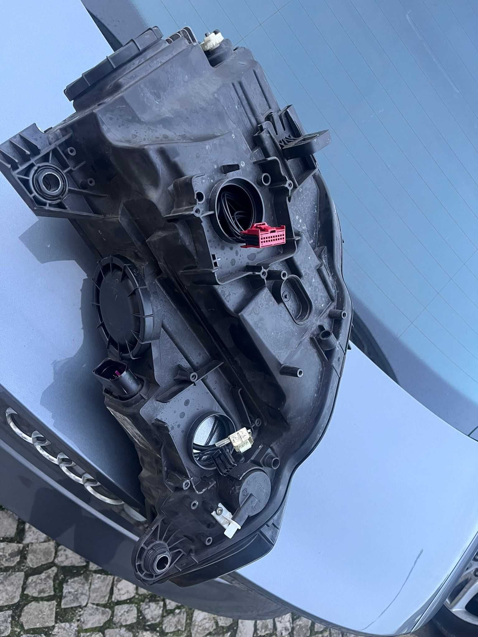 Farol bi-xenon Audi A3