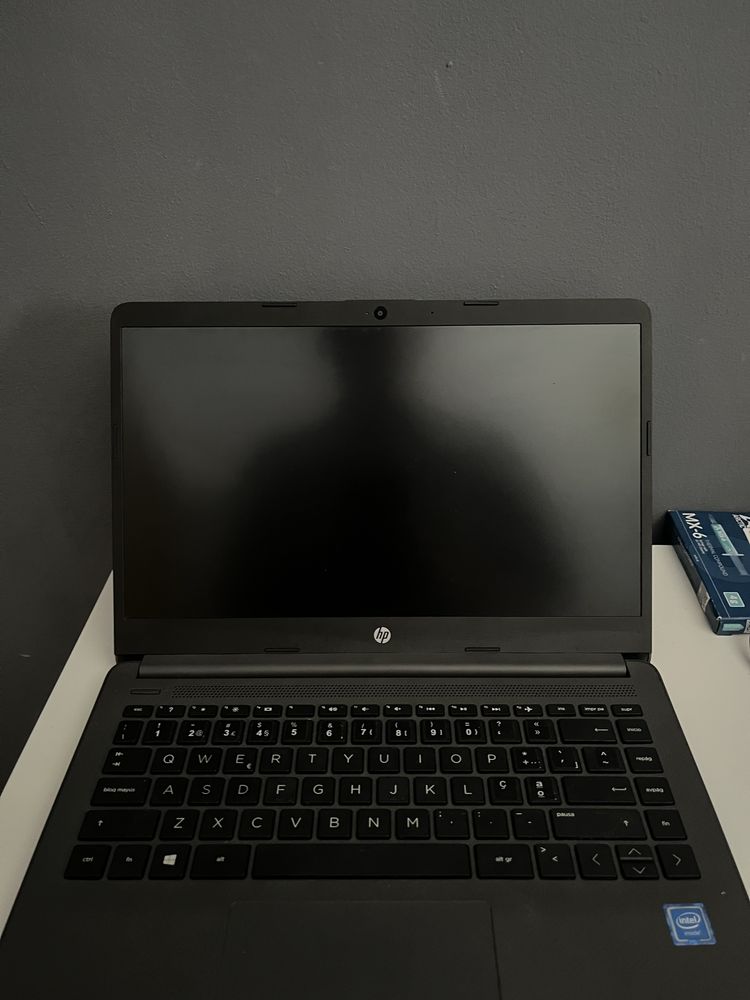 HP 240GB Notebook PC (com carregador)