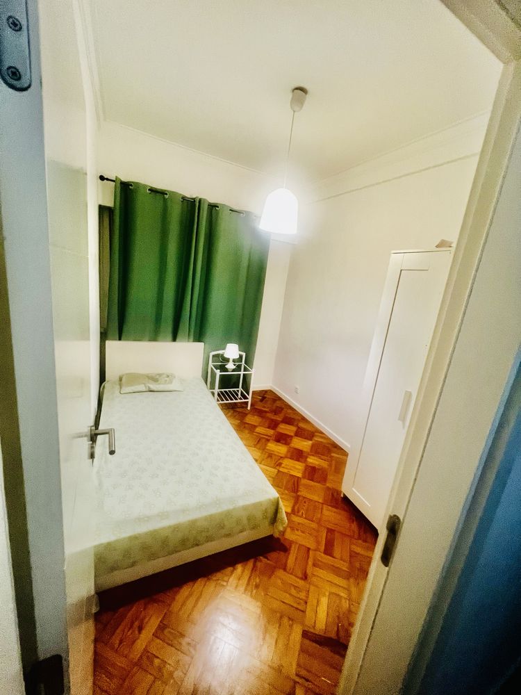 quarto para alugar  para uma senhora.