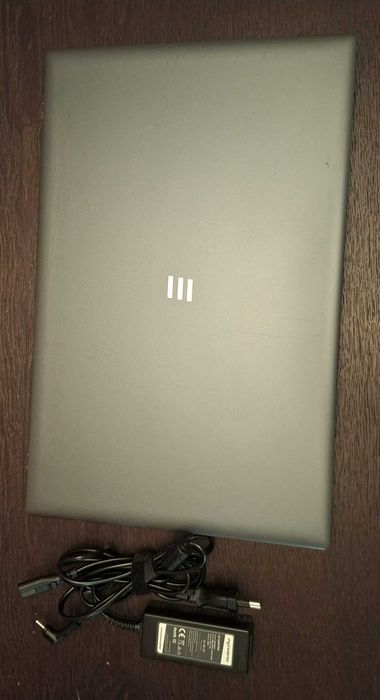 Laptop  Intel 11gen. 500Gb ssd m.2, 8 Gb ddr4 , 17,3 cale + ładowarka