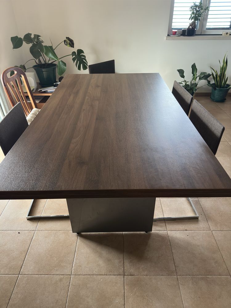 Mesa com 4 cadeiras