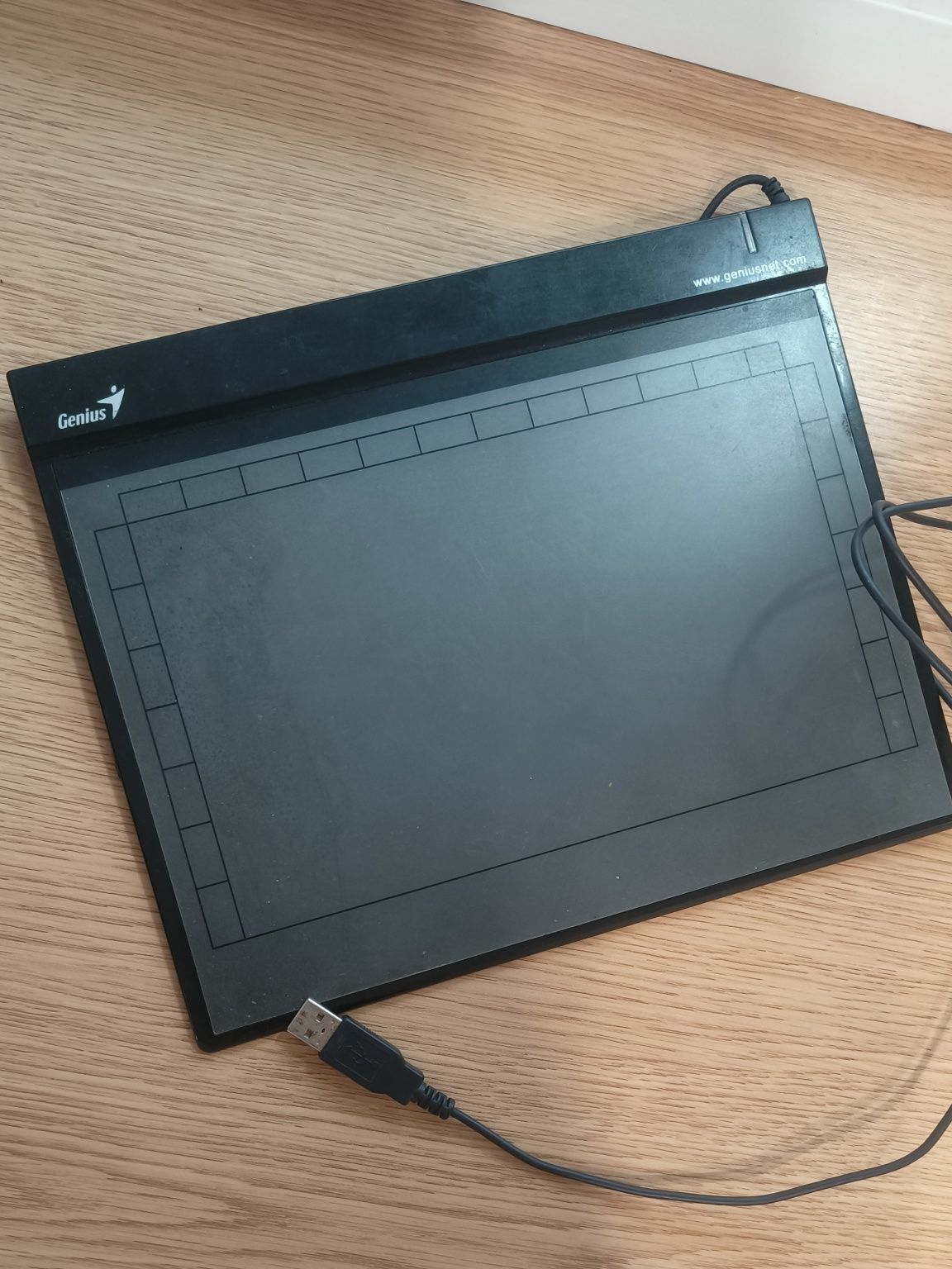 Графічний планшет Genius G-Pen F509 Ultra Slim класика гарний стан