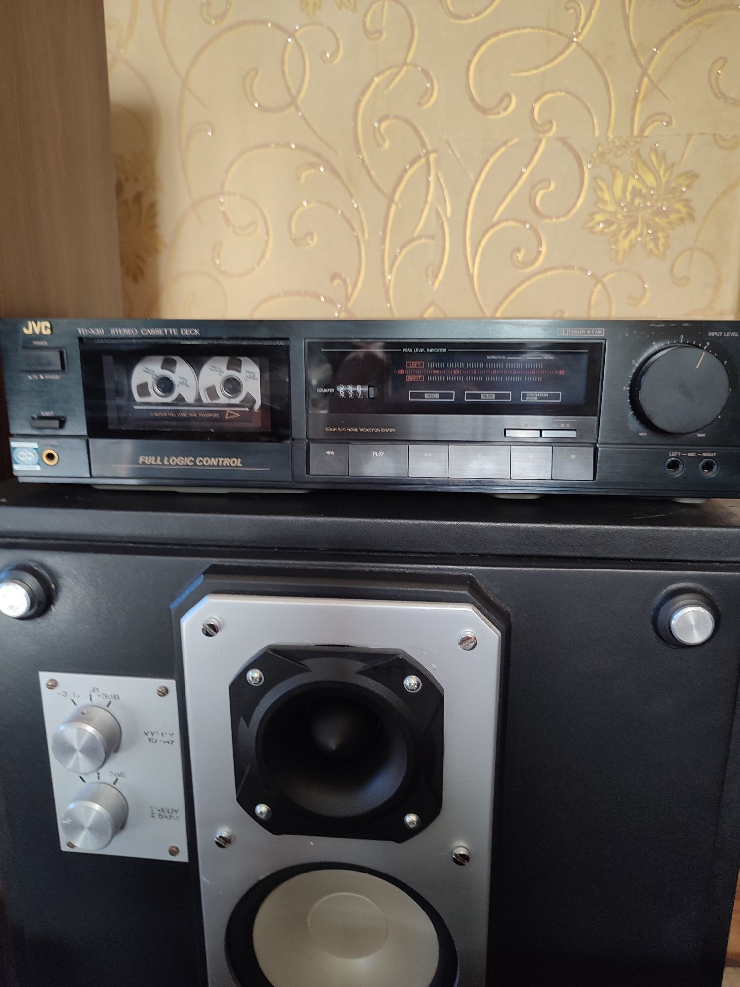 Кассетная дека JVC TD-X311.