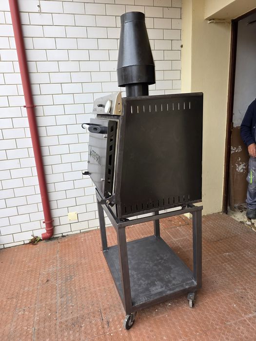 Forno a carvão, como novo (Não aceito pagamentos por Mbway)