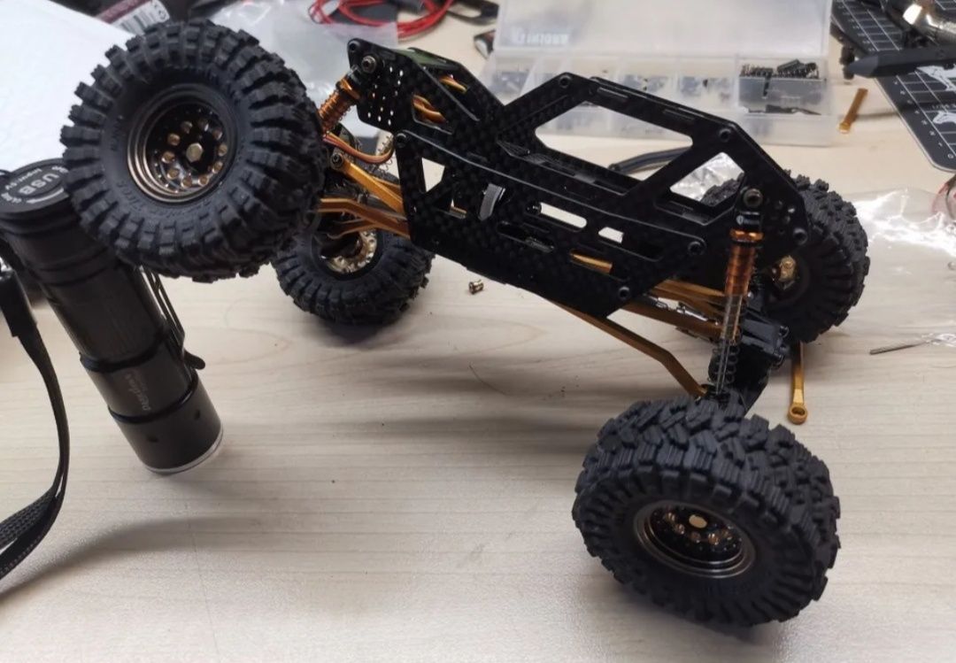 Axial SCX 24 Klatka z włókna węglowego + aluminium