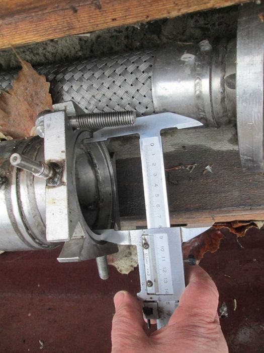 Шланг з нержавіючого сплаву для бензину.